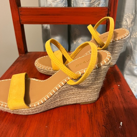 Yellow Bamboo wedges. - Picture 2 of 4